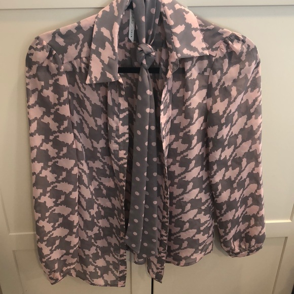 Button down - Picture 2 of 5